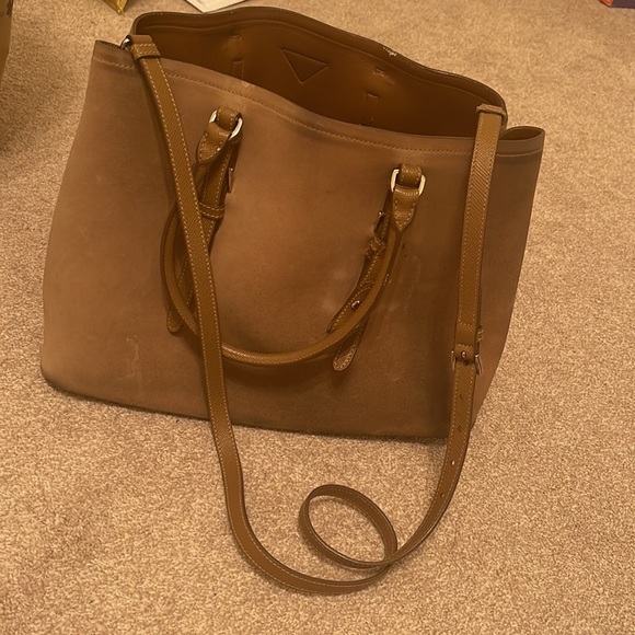 Prada bag. Tan suede and leather decent condition selling cheap - Picture 3 of 6